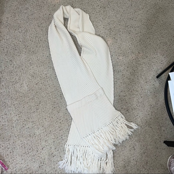 ✨LOUIS VUITTON✨ authenitc scarf - Picture 4 of 8